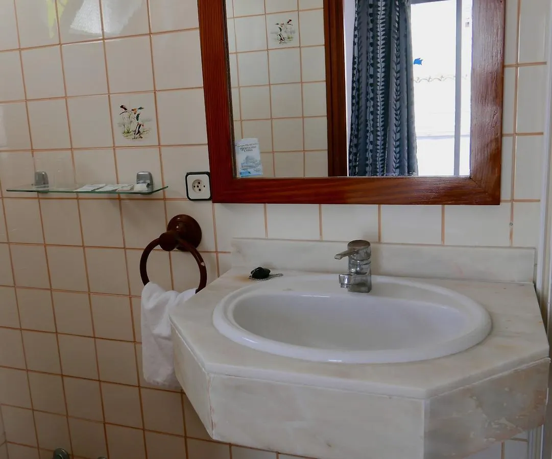 Hostal De La Caravel.La Cala d'Or  Hostel