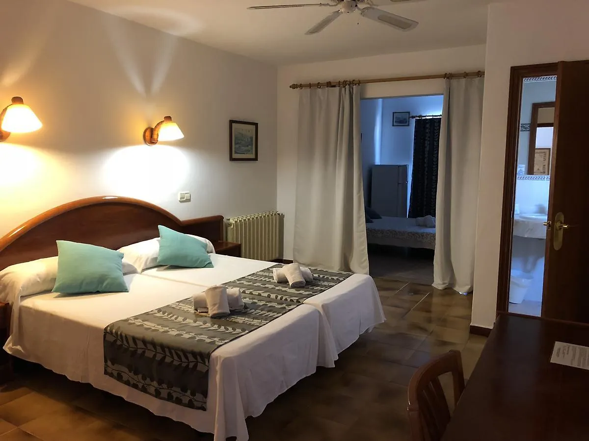 Hostal De La Caravel.La Cala d'Or  0*, Cala d'Or (Mallorca) Spain